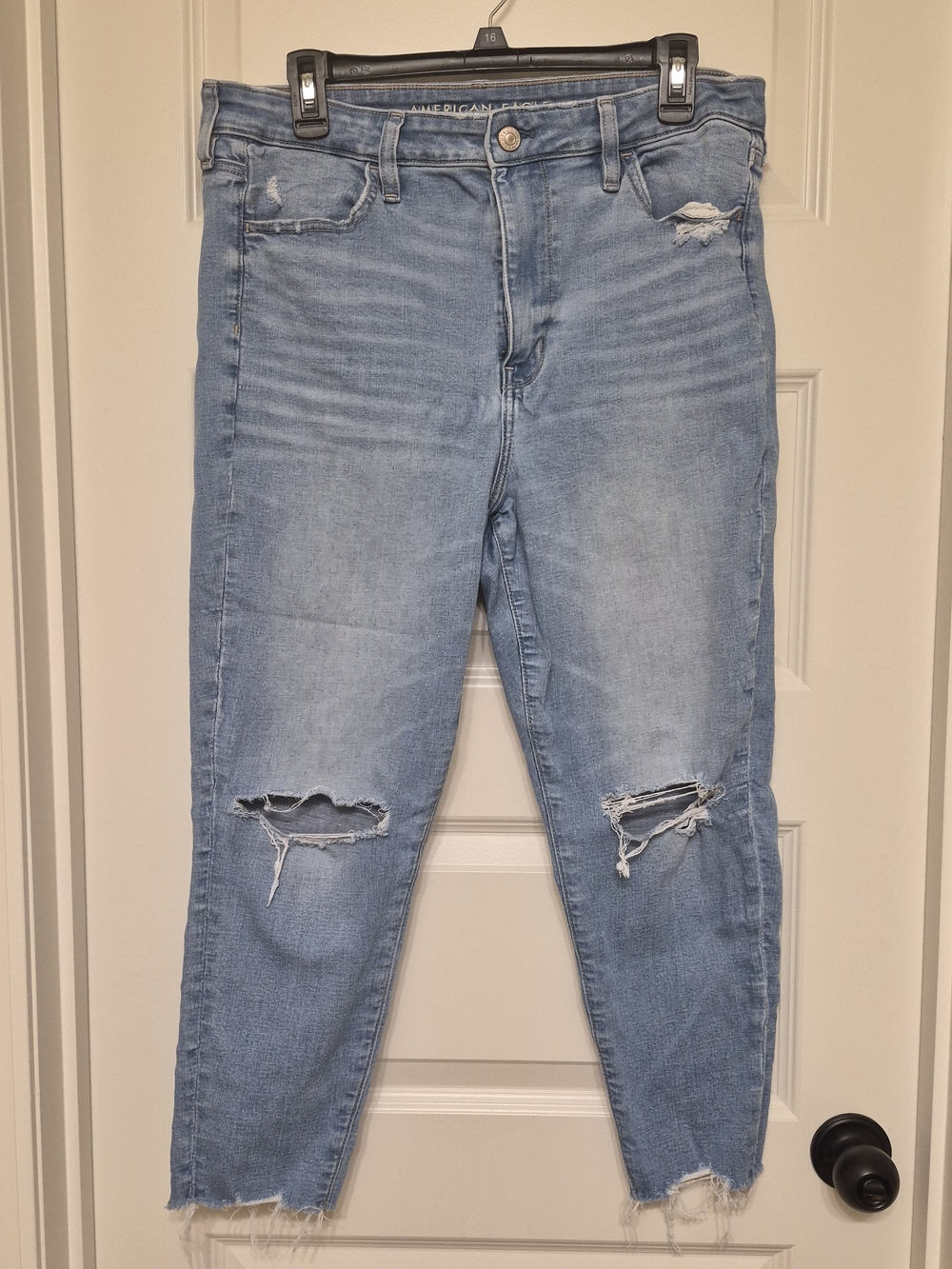 American Eagle Outfitters Light Wash Distressed Women's Jeans